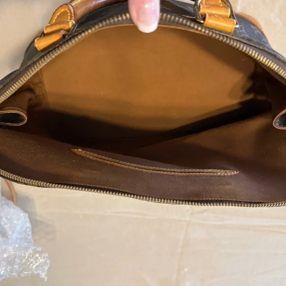 Louis Vuitton Classic Monogram Alma PM Satchel - Picture 2 of 3